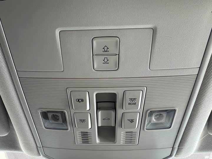 Фото 14 - Volkswagen T-Roc