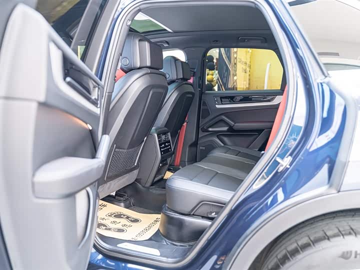 Фото 16 - Porsche Cayenne