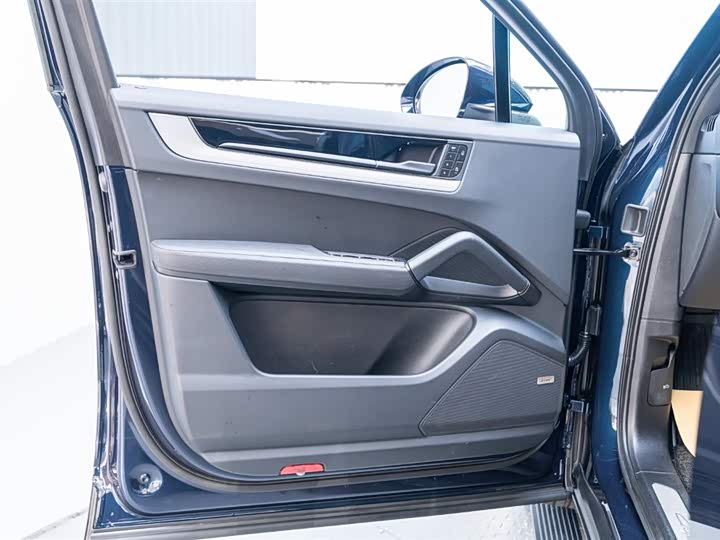 Фото 17 - Porsche Cayenne