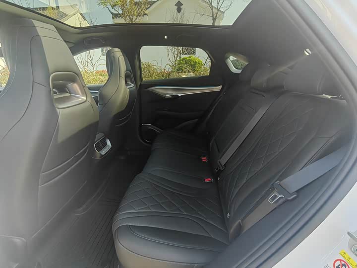 Фото 11 - BYD Sea Lion 07 EV