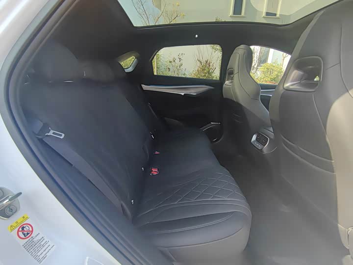 Фото 13 - BYD Sea Lion 07 EV