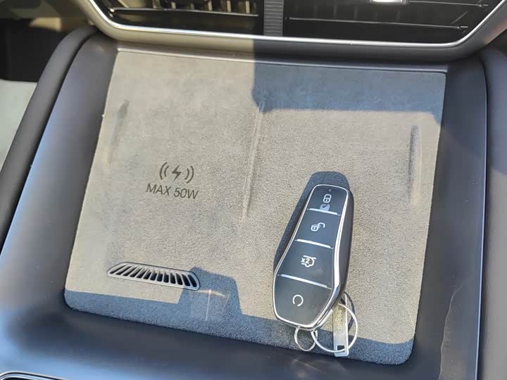 Фото 16 - BYD Sea Lion 07 EV