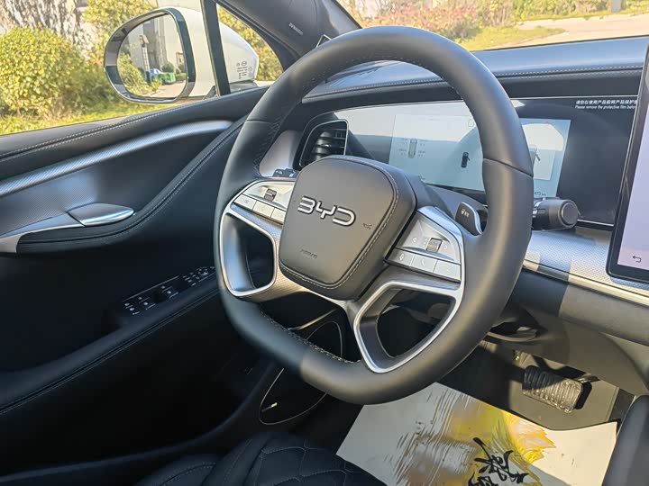 Фото 18 - BYD Sea Lion 07 EV