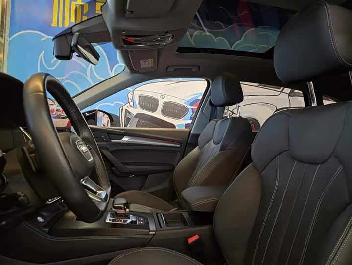 Фото 10 - Audi Q5L