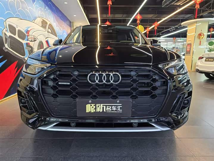 Фото 2 - Audi Q5L