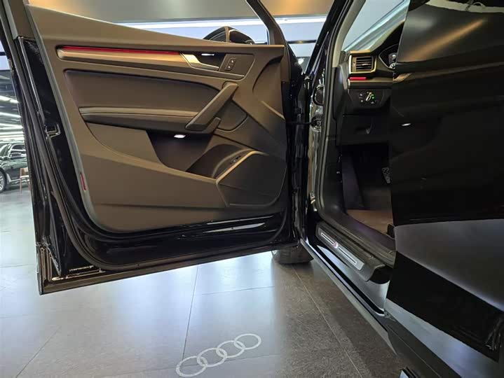Фото 5 - Audi Q5L