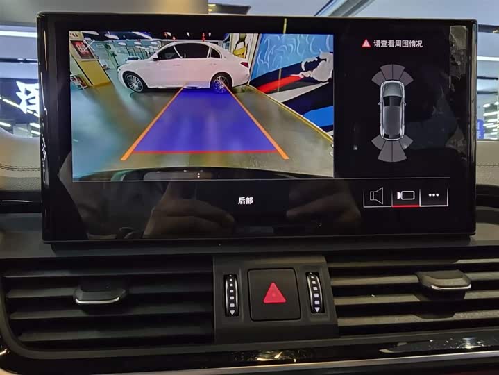 Фото 9 - Audi Q5L