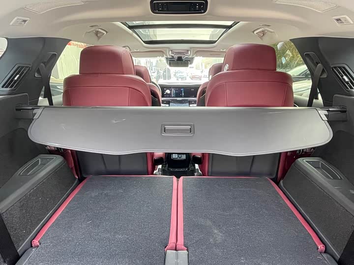 Фото 22 - Hongqi E-HS9