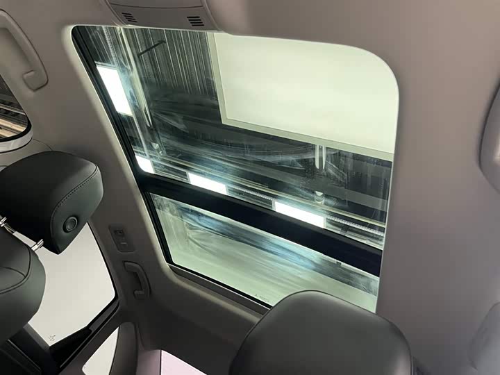 Фото 10 - Volkswagen Sagitar L