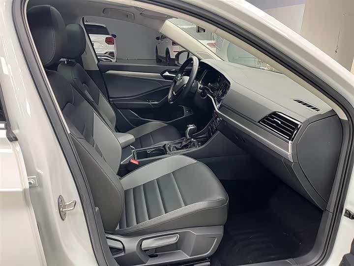 Фото 14 - Volkswagen Sagitar L