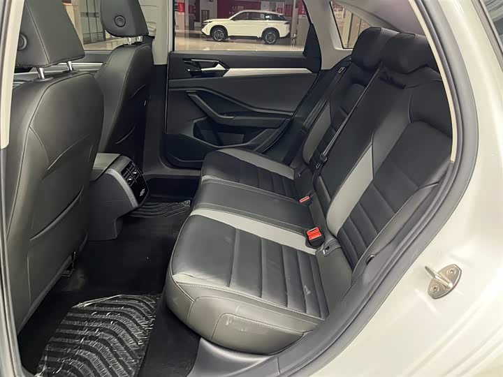 Фото 15 - Volkswagen Sagitar L