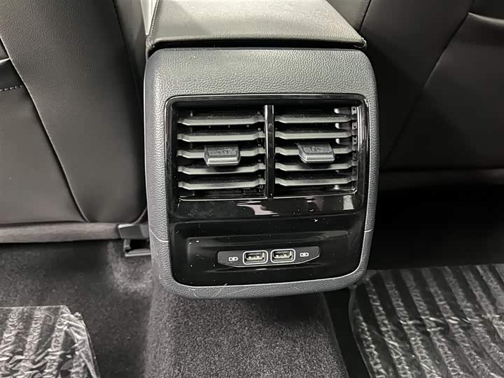 Фото 16 - Volkswagen Sagitar L