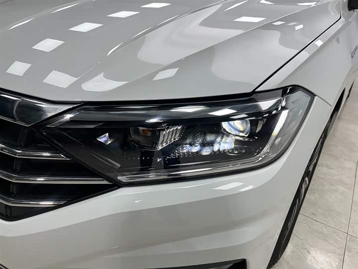 Фото 18 - Volkswagen Sagitar L