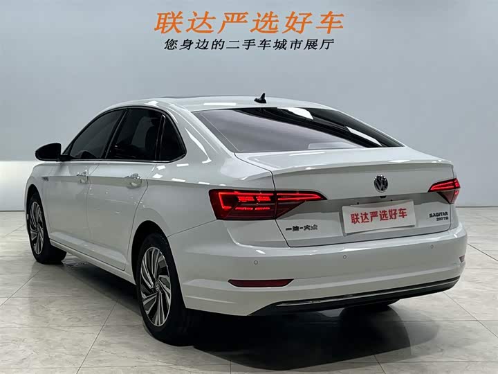 Фото 24 - Volkswagen Sagitar L