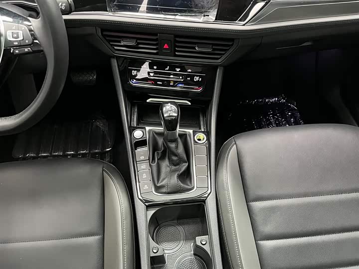 Фото 6 - Volkswagen Sagitar L