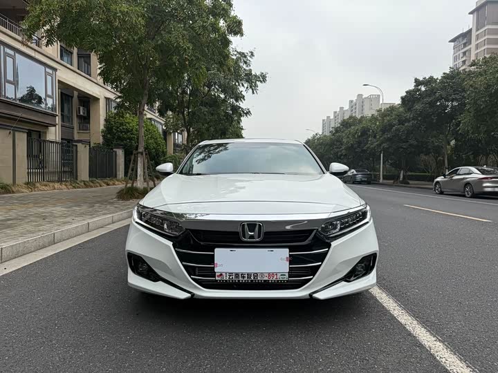 Фото 2 - Honda Accord