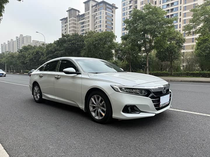 Фото 3 - Honda Accord