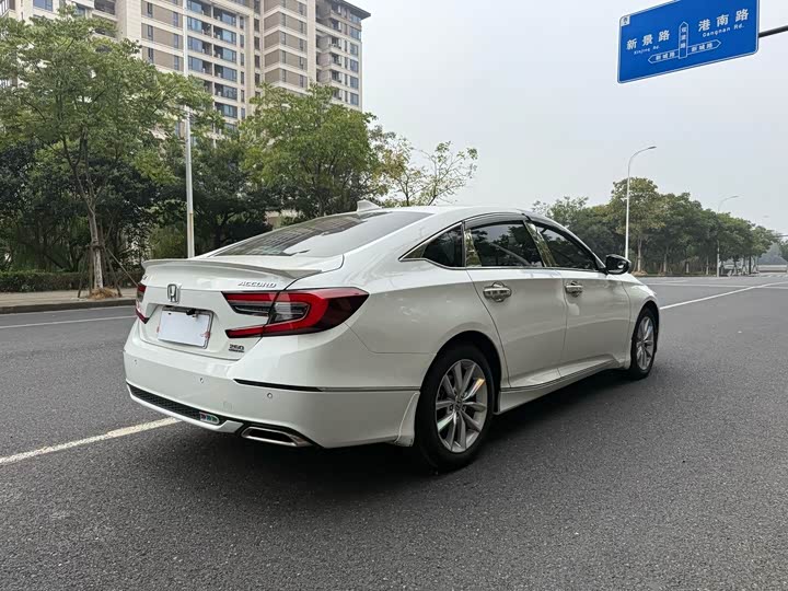 Фото 6 - Honda Accord