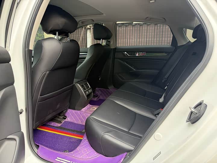 Фото 9 - Honda Accord