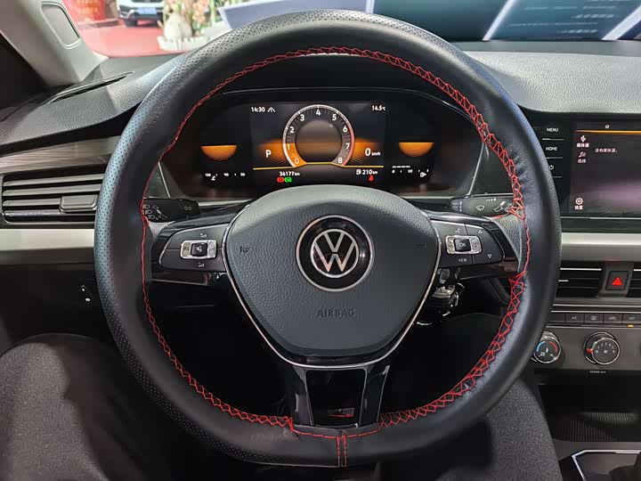 Фото 10 - Volkswagen Lavida