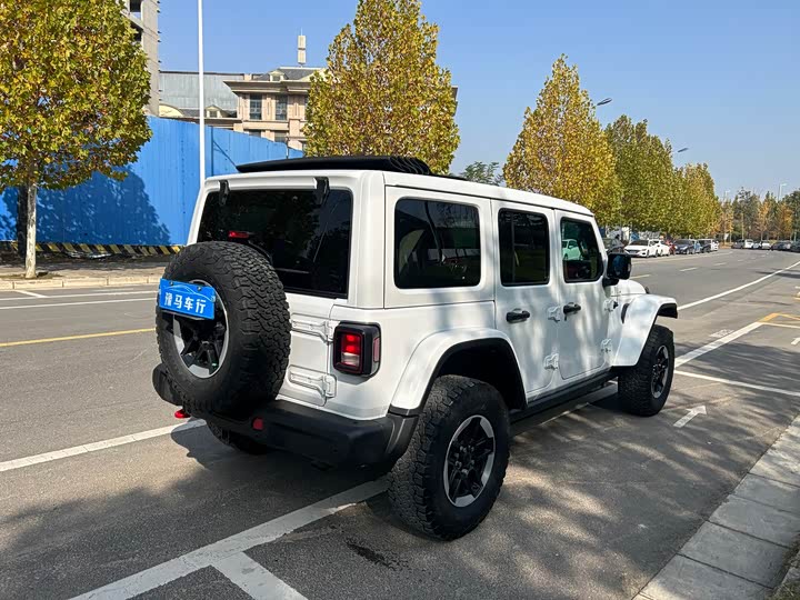 Фото 5 - Jeep Wrangler
