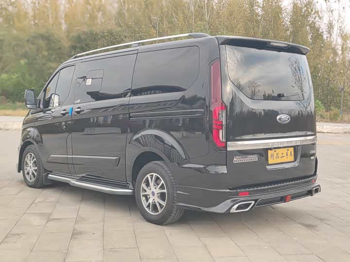Фото 6 - Ford Tourneo