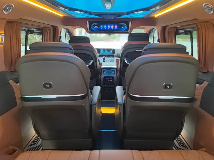 Фото 8 - Ford Tourneo