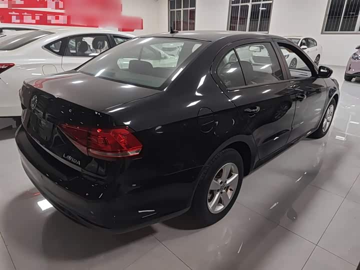 Фото 7 - Volkswagen Lavida