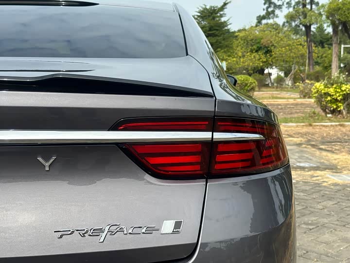 Фото 14 - Geely Preface