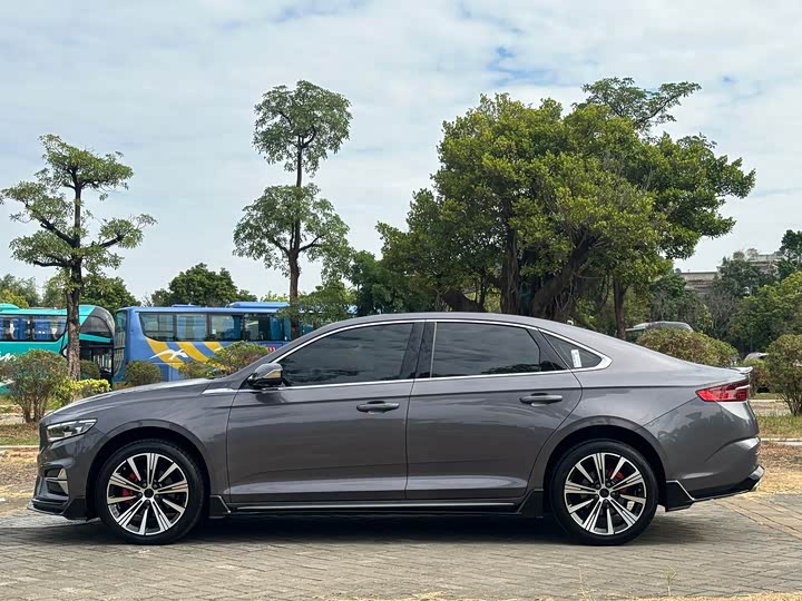 Фото 4 - Geely Preface