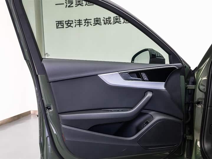 Фото 10 - Audi A4