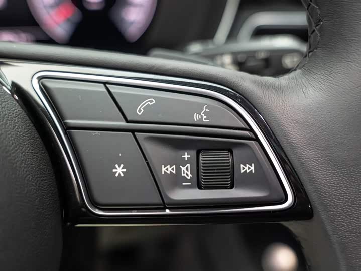 Фото 22 - Audi A4