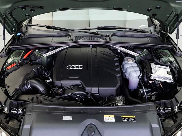 Фото 8 - Audi A4