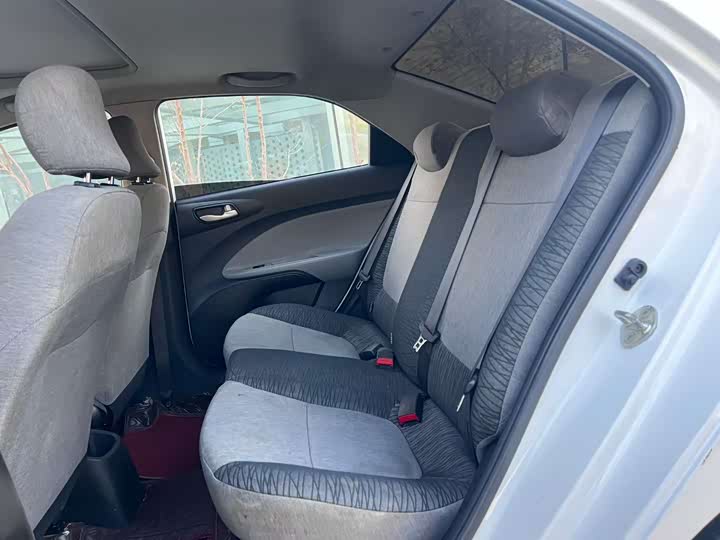 Фото 6 - Kia Pegas