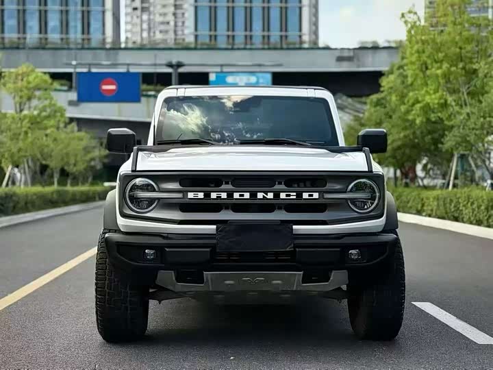 Фото 2 - Ford Bronco