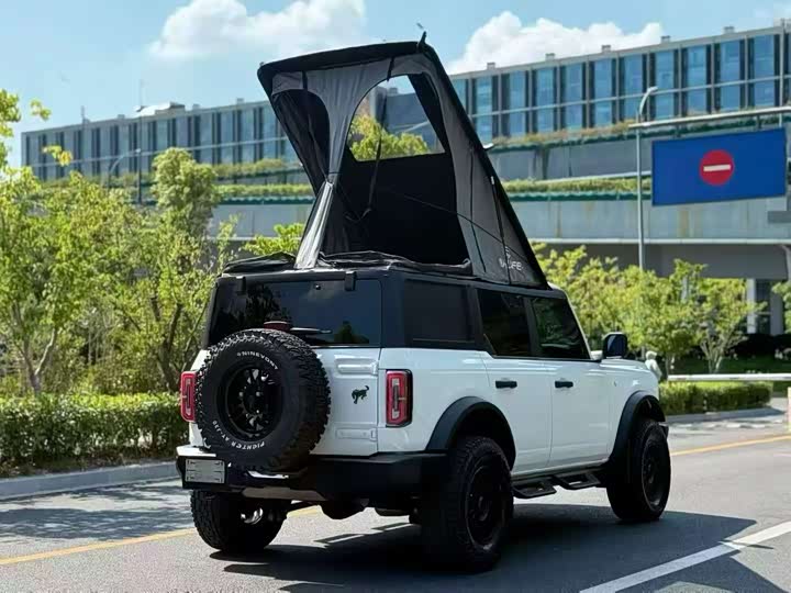Фото 8 - Ford Bronco