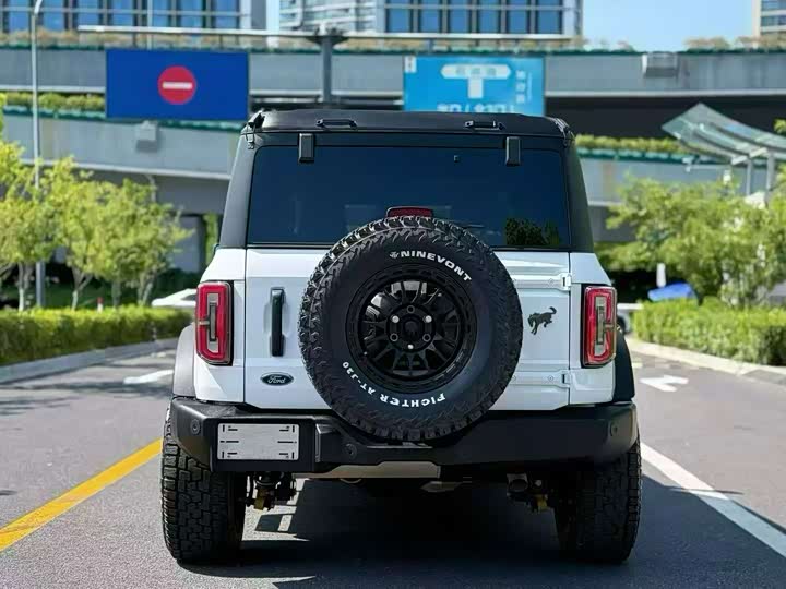 Фото 9 - Ford Bronco