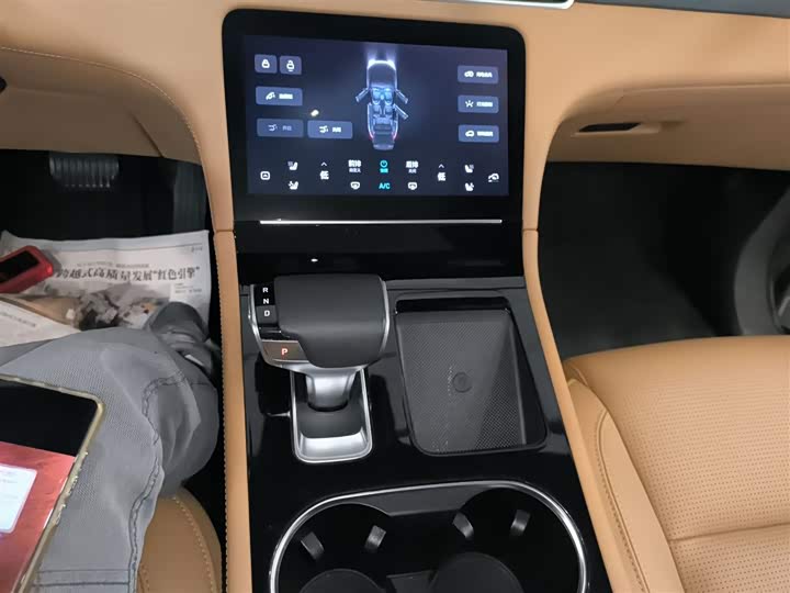 Фото 14 - LiXiang One