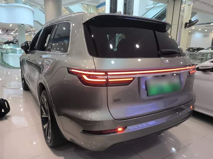 Фото 5 - LiXiang One