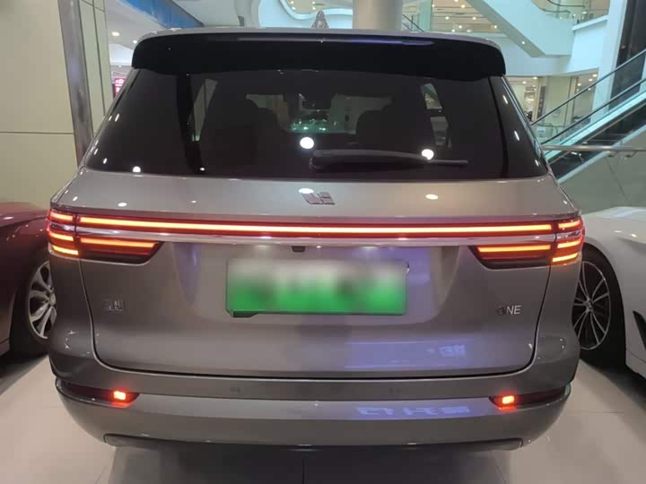 Фото 6 - LiXiang One