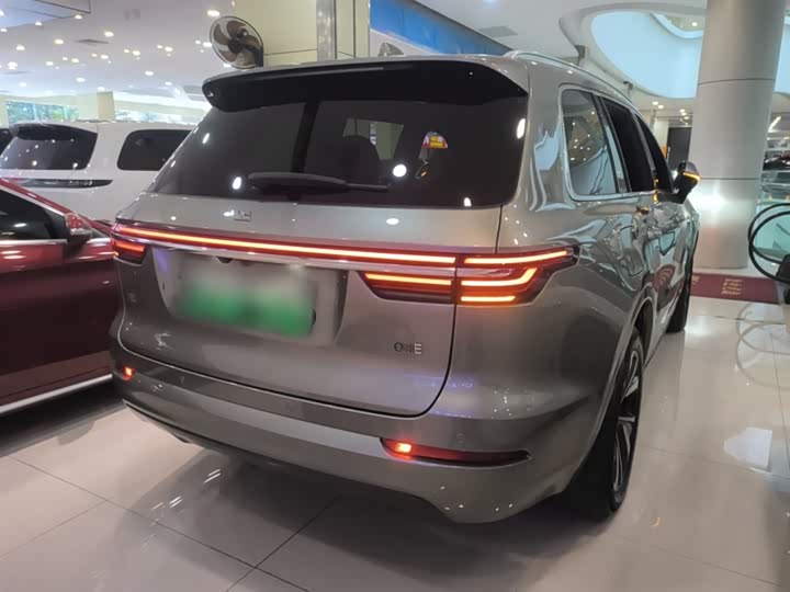 Фото 7 - LiXiang One