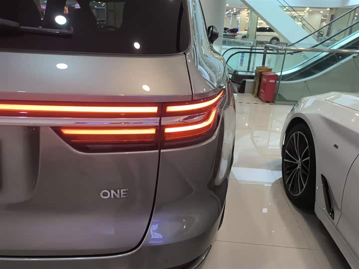 Фото 8 - LiXiang One