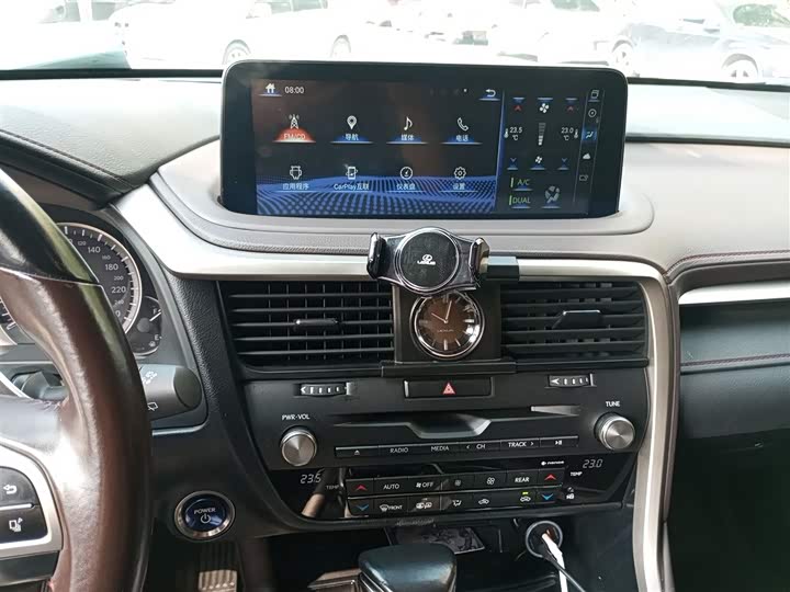 Фото 15 - Lexus RX