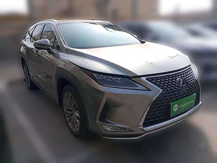 Фото 4 - Lexus RX