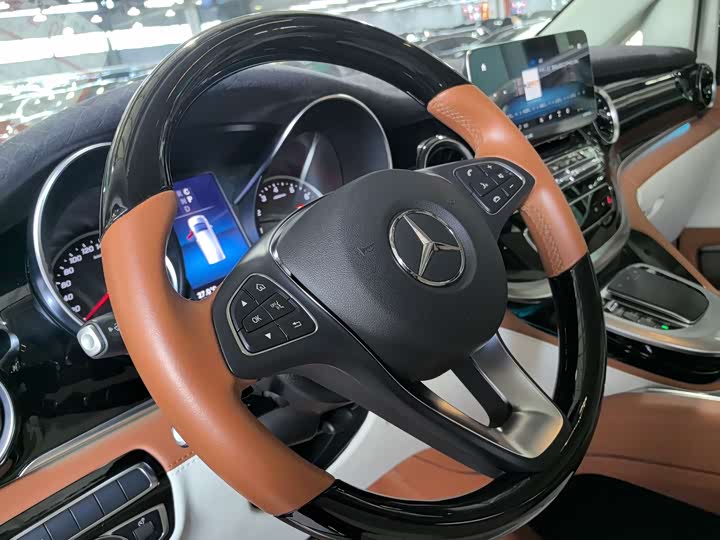 Фото 6 - Mercedes-Benz V-Class