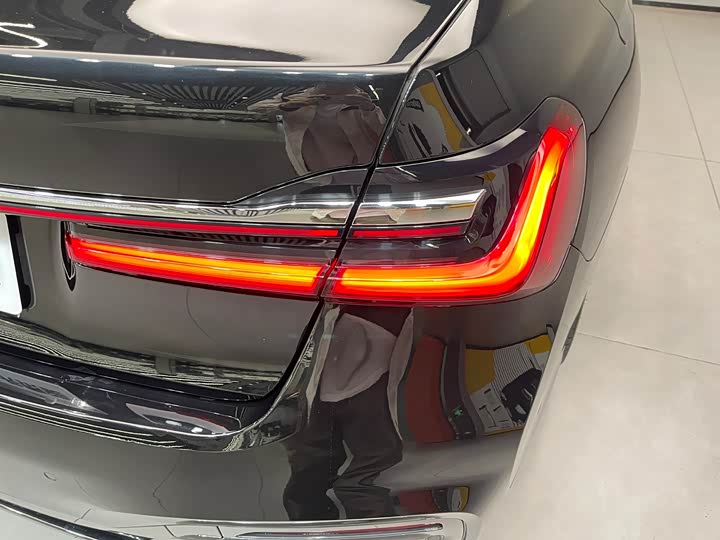 Фото 24 - BMW 7 Series