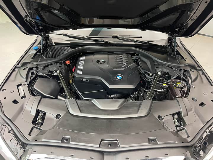 Фото 26 - BMW 7 Series