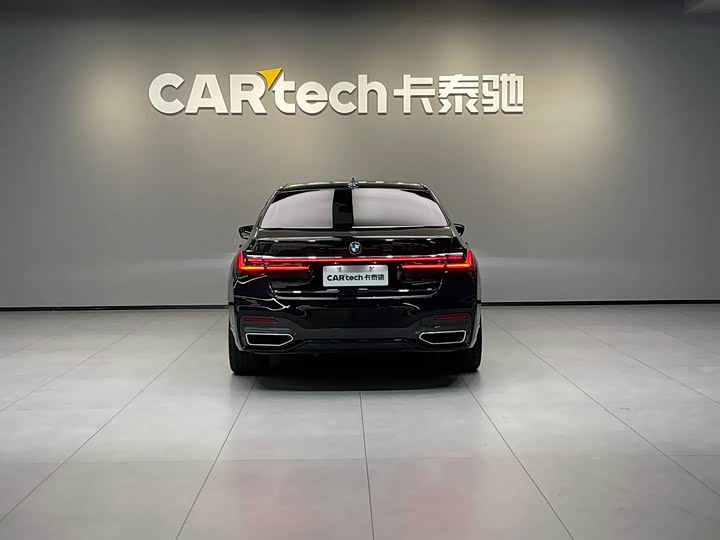 Фото 5 - BMW 7 Series