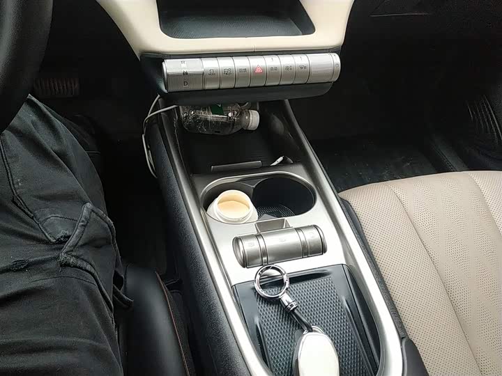 Фото 14 - BYD Dolphin