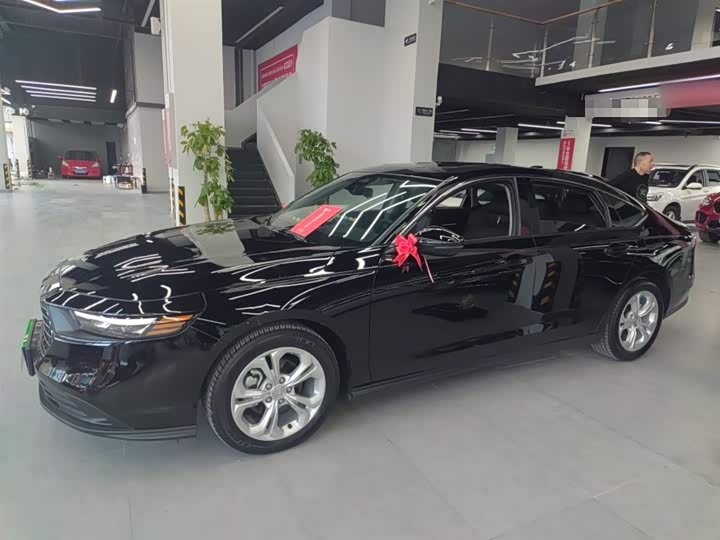 Фото 5 - Honda Accord